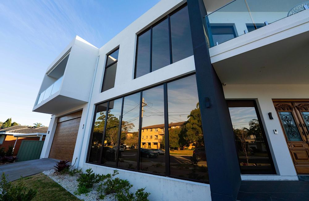 LowE-Plus-Bronze tinted windows by AGG LowE-Plus-Bronze tinted windows by AGG