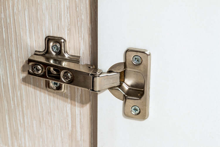 Hinge Door Systems – What it is and the benefits